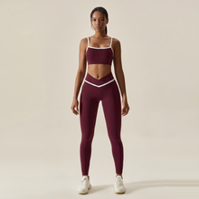 Conjunto deportivo crop top en contraste