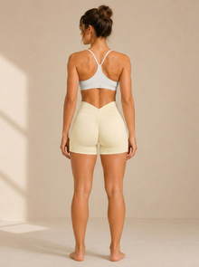 Shorts deportivos scrunch espalda en V