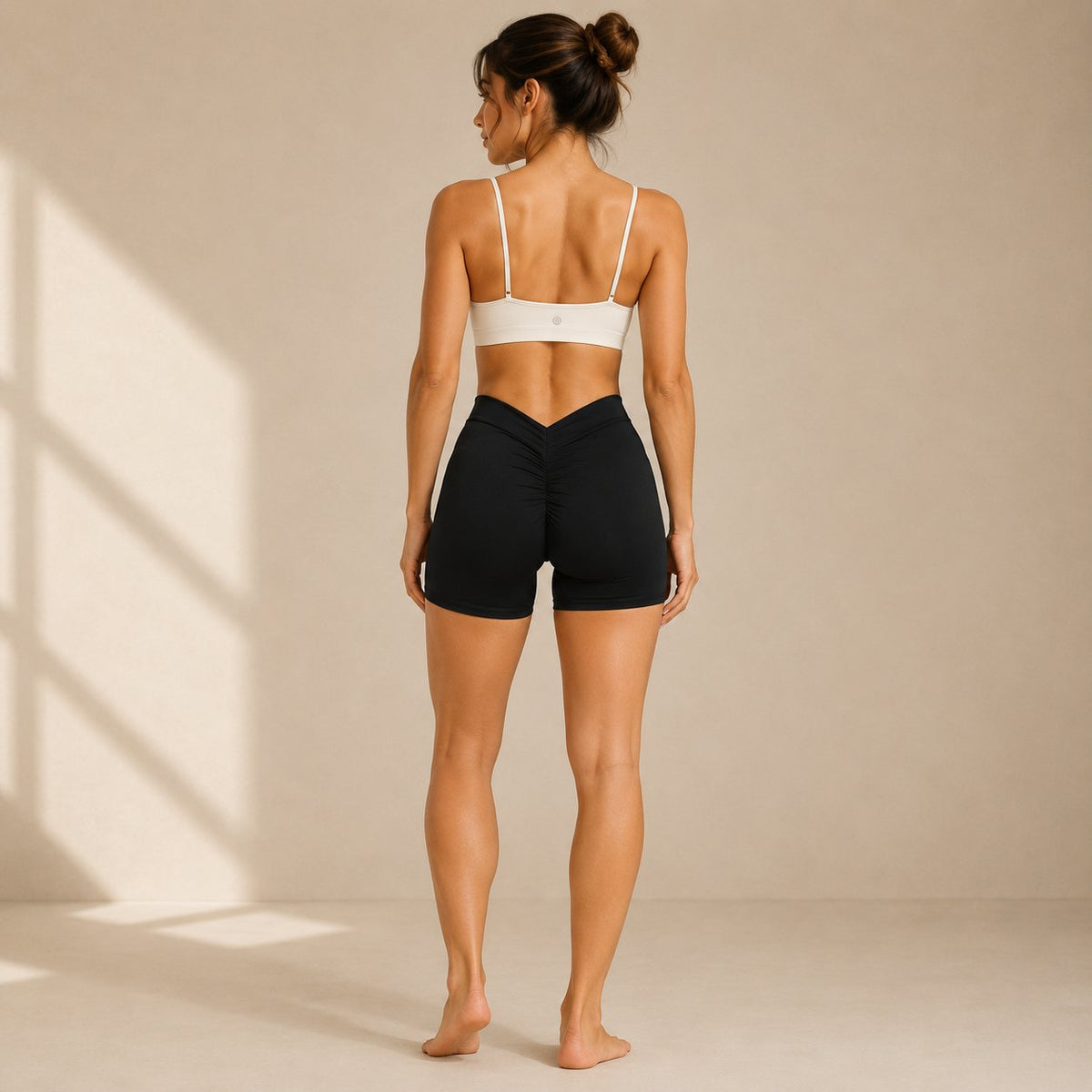 Shorts deportivos scrunch espalda en V